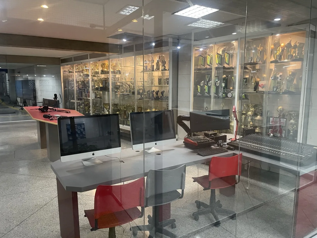 Espaço Geekie Multimídia
